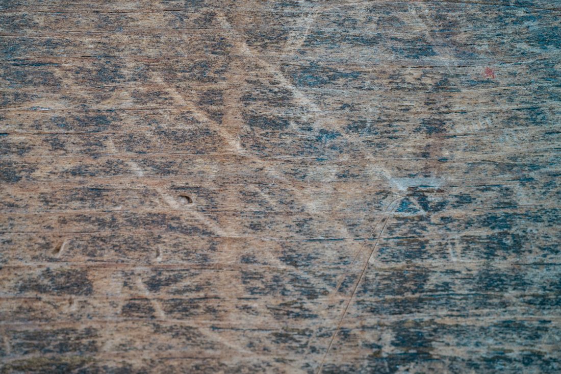 Parquet rayé, comment réparer la rayure sans tout refaire ?