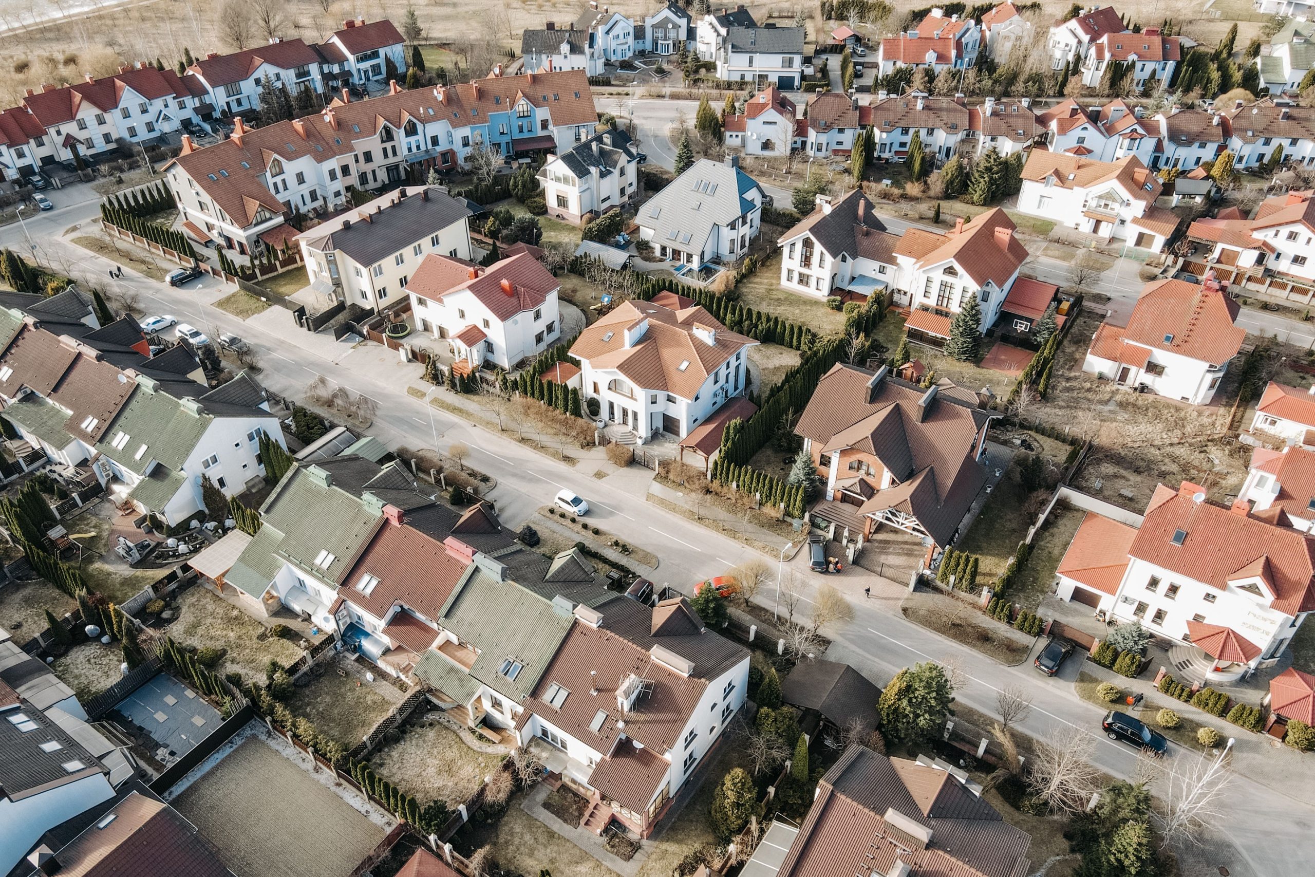 Vue aérienne d'un quartier résidentiel en journée